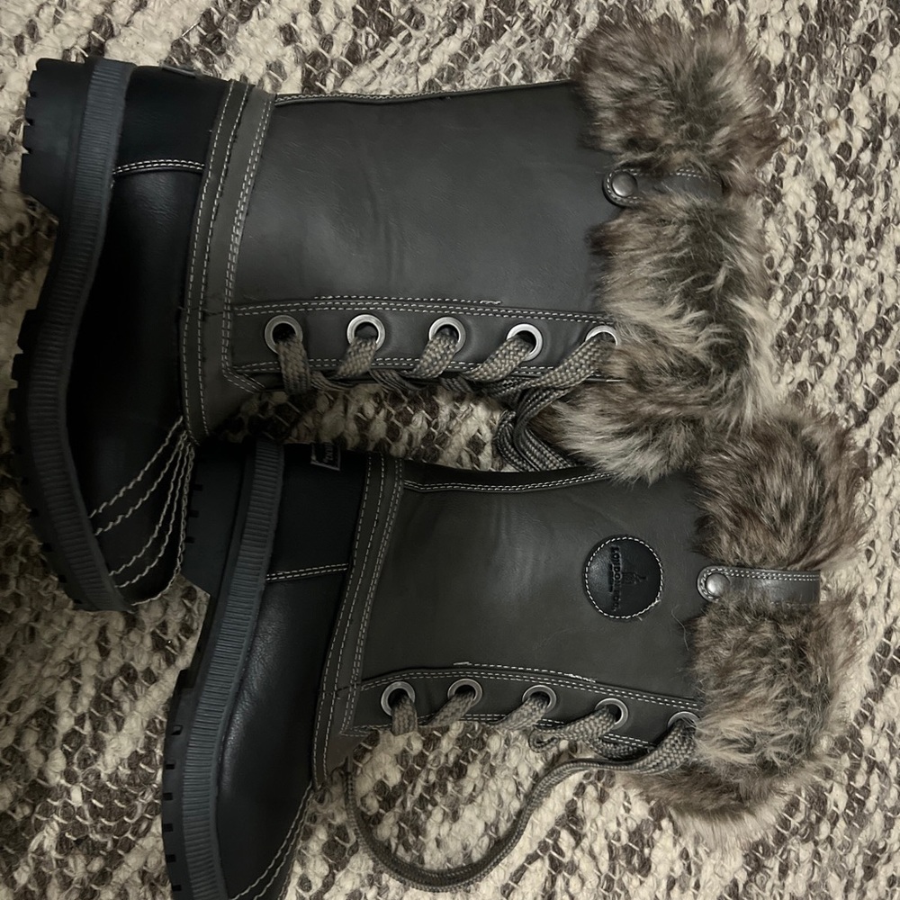 London Fog Melton 2 Gray/Black Lace-Up Mid-Calf Snow Boot Women’s Size 6 LS017B